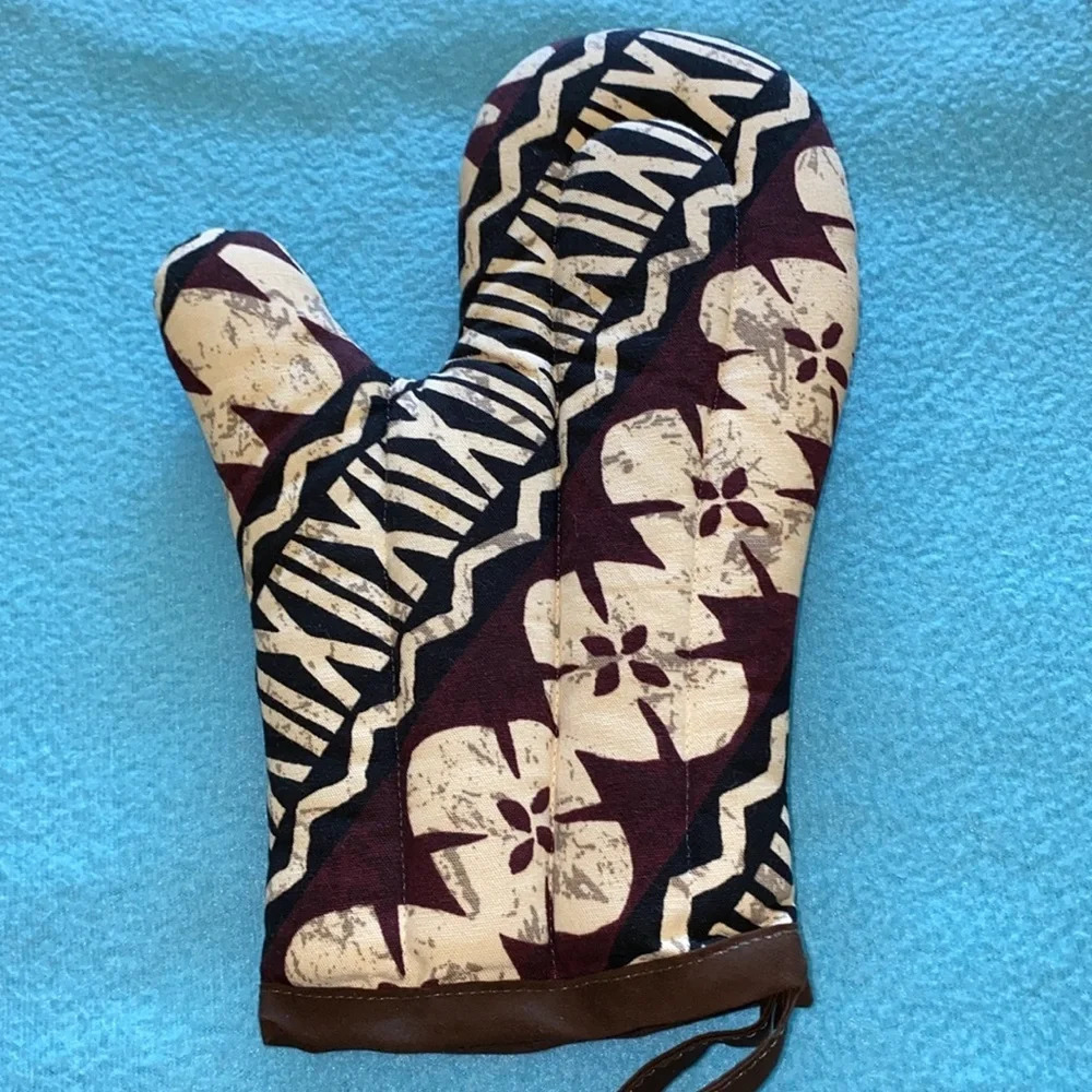 LANAKILA CRAFTS OVEN MITT Hawaiian print quilted thick lining cooking glove NEW - Picture 2 of 8